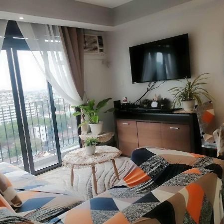 2 Bedroom Portovita Tower 12-A Манила Экстерьер фото