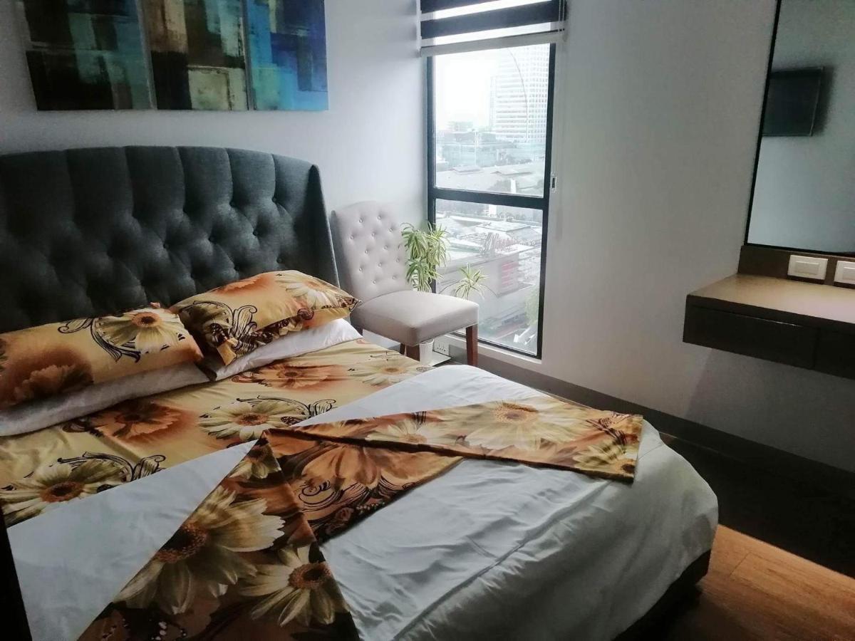 2 Bedroom Portovita Tower 12-A Манила Экстерьер фото